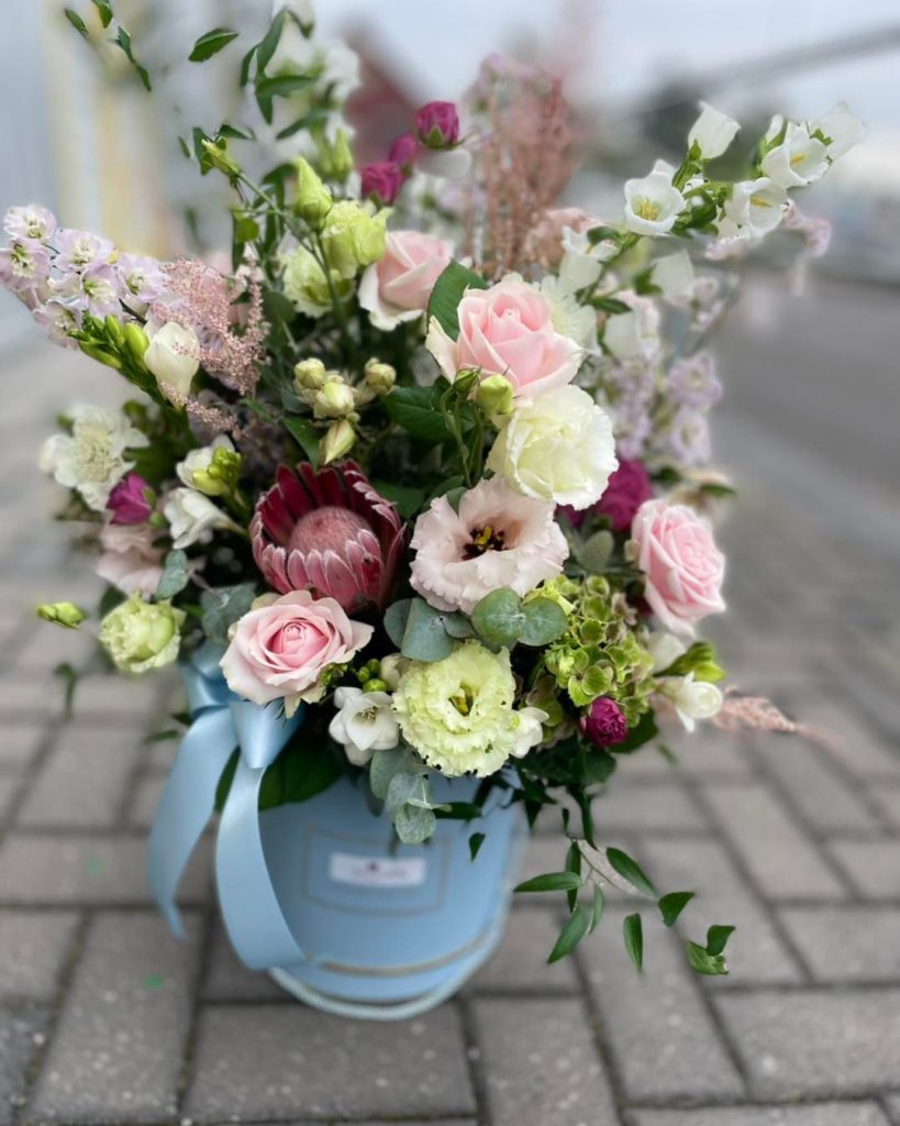 Hat Box Arrangement Julie Nicholas Florist
